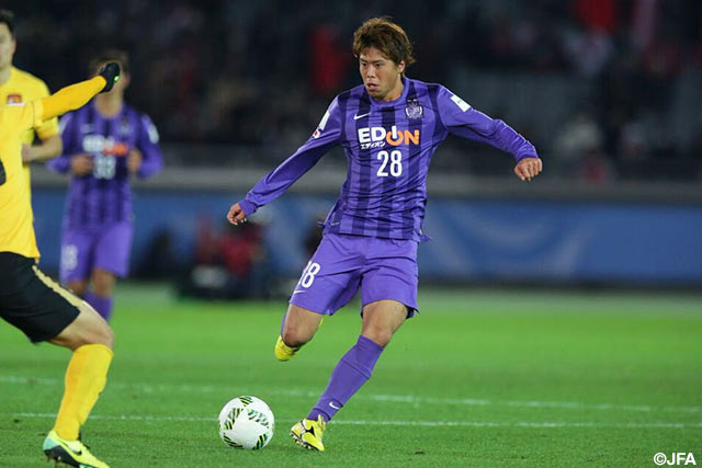 丸谷　拓也（広島）のシュートは相手DFのゴールカバーに惜しくも阻まれた【クラブＷ杯 3位決定戦 広島vs広州恒大】（10/21）