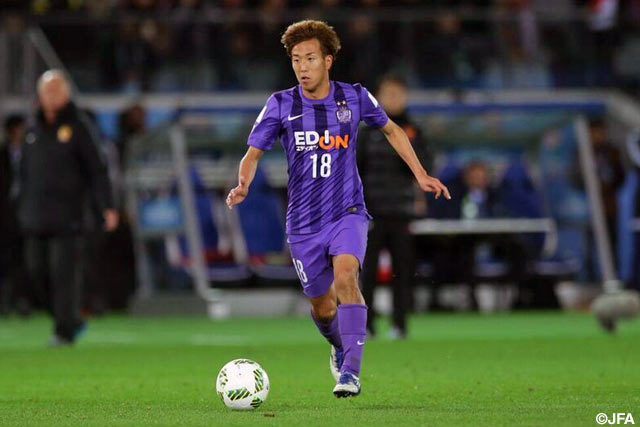 逆転ゴールのきっかけとなるクロスを入れた柏　好文（広島）【クラブＷ杯 3位決定戦 広島vs広州恒大】（13/21）