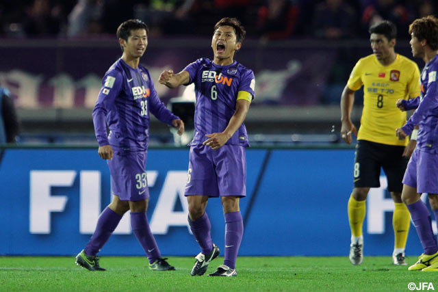 鮮やかな逆転勝利を飾り、雄たけびを上げる青山　敏弘（広島）【クラブＷ杯 3位決定戦 広島vs広州恒大】（17/21）