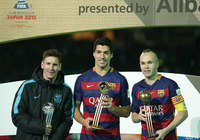 ゴールデンボール(スアレス)、シルバーボール(メッシ)、ブロンズボール(イニエスタ)を受け取る3選手【クラブＷ杯 決勝 リバープレートvsバルセロナ】