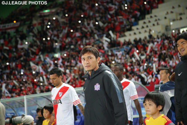 凛々しい表情を浮かべ、クラブW杯準決勝の舞台へと入場 【２０１５明治安田生命Ｊリーグ 最優秀選手賞 青山 敏弘】