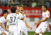 同点ゴールを挙げ、歓喜の雄叫びをあげる。このゴールは年間最優秀ゴール賞に。 (１st　vs鳥栖 第17節) 【２０１５明治安田生命Ｊリーグ 最優秀選手賞 青山 敏弘】