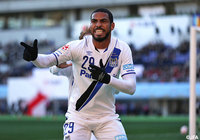 抜群のスピードで浦和ディフェンスラインを突破し、先制点を決めたパトリック（Ｇ大阪）【天皇杯 決勝 浦和vsＧ大阪】（5/15）