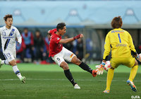 試合終了間際に槙野　智章（浦和）が迎えた決定機は、東口　順昭（Ｇ大阪）が鮮やかにストップ【天皇杯 決勝 浦和vsＧ大阪】（12/15）