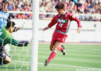 同点ゴールを決めた柳沢 敦(鹿島)【1998年 磐田vs鹿島】