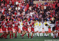 激闘を演じた両チームの選手たち【1999年 鹿島vs清水】