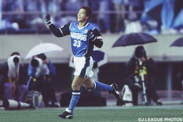 福西 崇史(磐田)の同点ゴールで試合は振り出しに【2000年 磐田vs名古屋】