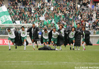 PKに及んだ激闘を制し、喜びを爆発させる東京Ｖメンバー【2005年 横浜FMvs東京Ｖ】