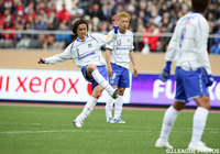 遠藤 保仁（Ｇ大阪）は得意のFKで鹿島ゴールを脅かしたが…【2009年 鹿島vsＧ大阪】