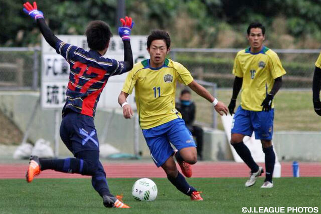 ディフェンスライン裏への鋭い飛び出しからゴールに迫った才藤（琉球）【ＪＳＮＹＣ２０１６ FC東京vs琉球】（3/9）