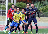 FC東京ゴール前でポジション争いを繰り広げる両チームの選手たち【ＪＳＮＹＣ２０１６ FC東京vs琉球】（6/9）