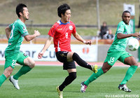 華麗なループシュートで先制点を決めた藤澤（琉球）【ＪＳＮＹＣ２０１６ 琉球vs東京Ｖ】（3/9）