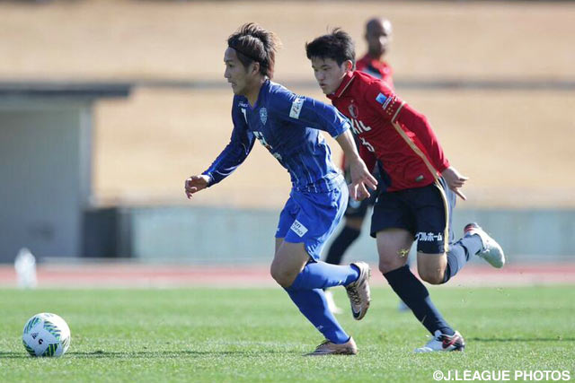 得意のドリブルでの仕掛けからシュートを放った金森（福岡）【ＪＳＮＹＣ２０１６ 鹿島vs福岡】（5/9）