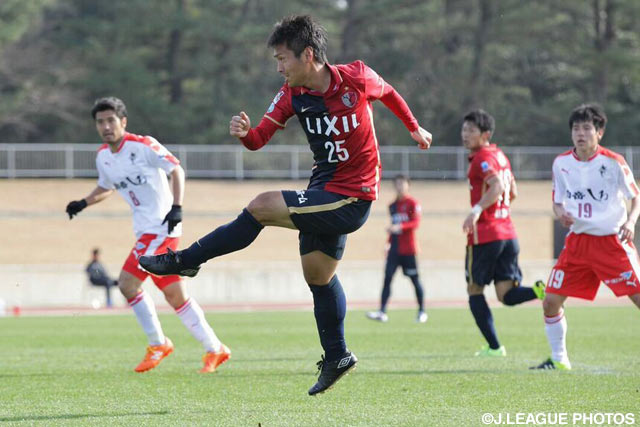 先制点の奪取に加え追加点をアシストした勝利の立役者、遠藤（鹿島）【ＪＳＮＹＣ２０１６ 熊本vs鹿島】（4/9）