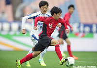 ドリブル突破を狙う永澤（U-18 Ｊリーグ選抜）【NEXT GENERATION MATCH U-18 Ｊリーグ選抜vs日本高校サッカー選抜】（4/9）