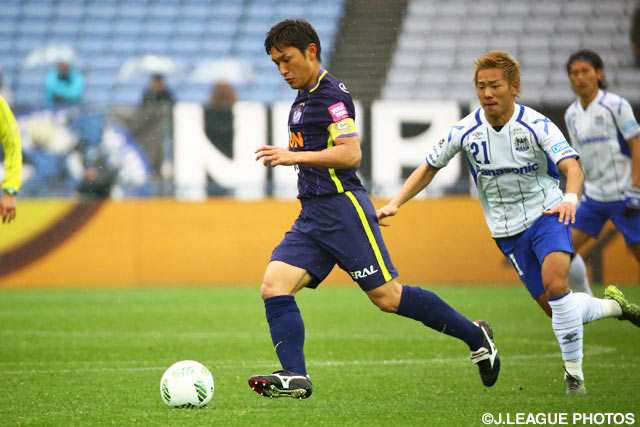 抜群の安定感で中盤に君臨した青山（広島）【FUJI XEROX SUPER CUP 2016 広島vsＧ大阪】（15/21）