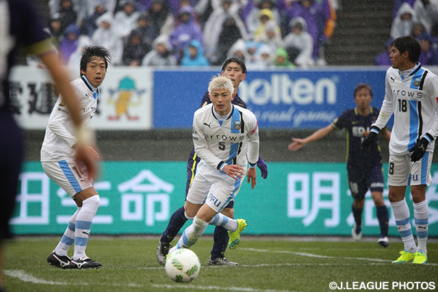 銀髪に変身して見るものを驚かせた谷口 彰悟（川崎Ｆ）【明治安田Ｊ１ 1st 第1節 広島vs川崎Ｆ】