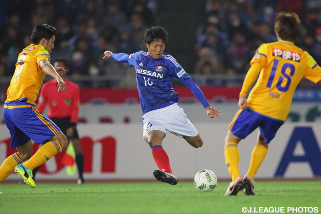 アグレッシブにシュートを放った伊藤 翔（横浜FM）【明治安田Ｊ１ 1st 第1節 横浜FMvs仙台】