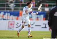 打点の高いヘディングで追加点を決めた村上 佑介（長崎）【明治安田Ｊ２ 第1節 金沢vs長崎】