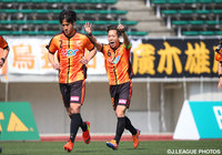 試合開始早々の5分に早くも先制点を決めた島屋 八徳（山口）【明治安田Ｊ２ 第1節 山口vs岡山】