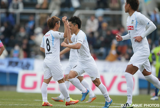 74分に均衡を破る決勝ゴールを決めた仲間 隼斗（讃岐）【明治安田Ｊ２ 第1節 横浜FCvs讃岐】