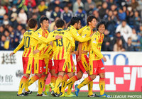 76分にヘディングで決勝ゴールを決めた小松 塁（北九州）【明治安田Ｊ２ 第1節 北九州vs山形】