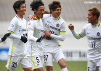 マーカーに競り勝ち、先制点を頭で押し込んだ千葉 和彦（広島 #5）【ＡＣＬ GS MD2 FCソウルvs広島】