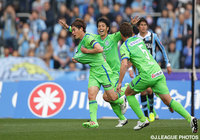 今季初得点となる逆転ゴールを流し込んだ菊池 大介（湘南）【明治安田Ｊ１ 1st 第2節 川崎Ｆvs湘南】