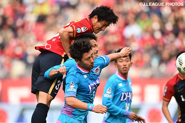 金崎 夢生がヘディングで競り勝って先制した鹿島【明治安田Ｊ１ 1st 第2節 鹿島vs鳥栖】