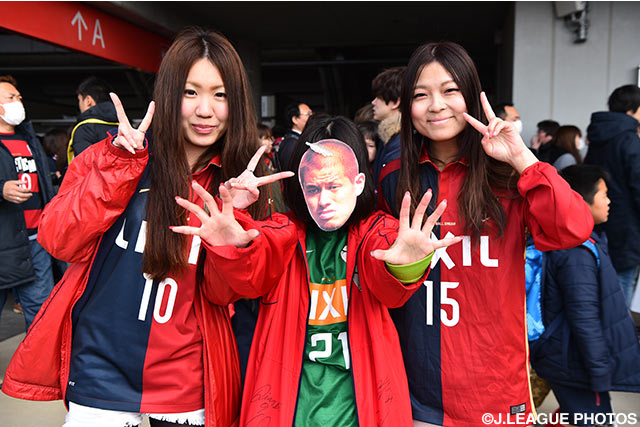 真ん中の曽ヶ端選手（？）は迫力十分!!【明治安田Ｊ１ 1st 第2節 鹿島vs鳥栖】