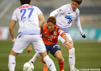 鮮やかなドリブル突破から貴重な同点ゴールをアシストした白井 康介（愛媛）【明治安田Ｊ２ 第2節 愛媛vs山形】