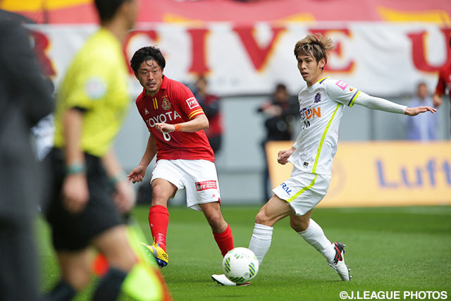 広島守備陣の間を通す絶妙なクロスで先制点を演出した古林 将太（名古屋）【明治安田Ｊ１ 1st 第2節 名古屋vs広島】