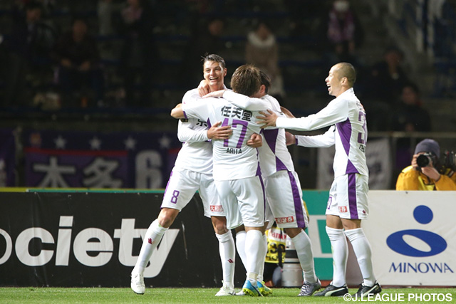 71分に均衡を破る加入後初ゴールを決めたアンドレイ（京都）【明治安田Ｊ２ 第2節 町田vs京都】