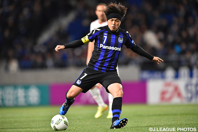 2点目の起点となる巧みなスルーパスを繰り出した遠藤 保仁（Ｇ大阪）【明治安田Ｊ１ 1st 第3節 Ｇ大阪vs大宮】