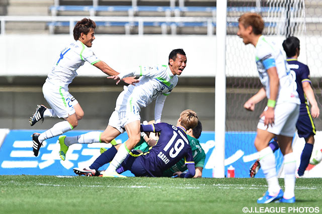 同点に追い付かれたわずか4分後、勝越し点を決めた藤田 祥史（湘南）【明治安田Ｊ１ 1st 第3節 広島vs湘南】