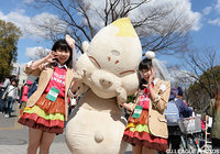 “セレ女”2名がビリケンさんとぱちり！【明治安田Ｊ２ 第3節 Ｃ大阪vs群馬】