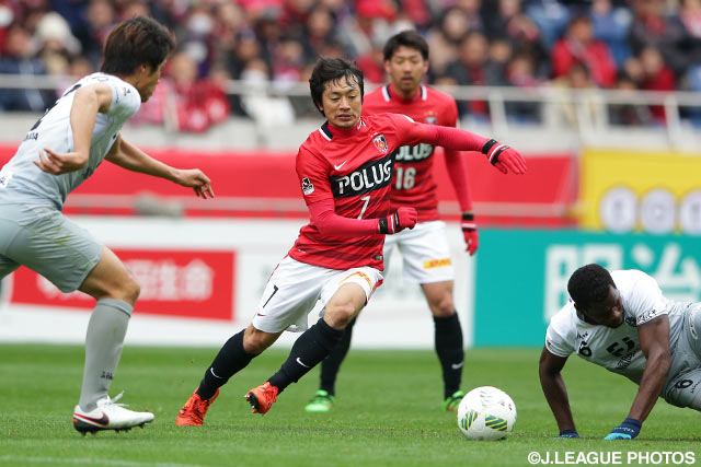 左サイドからのクロスで2点目を演出した梅崎 司（浦和）【明治安田Ｊ１ 1st 第3節 浦和vs福岡】