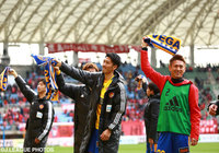 ファンと喜びを分かち合う仙台の選手たち【明治安田Ｊ１ 1st 第3節 仙台vs鹿島】