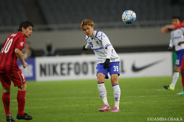 正確なキックでアシストを記録した宇佐美 貴史（Ｇ大阪）【ＡＣＬ GS MD3 上海上港vsＧ大阪】