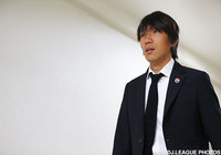 会場入りする中村　俊輔（横浜FM）。この日も左足のFKが炸裂するか【明治安田Ｊ１ 1st 第4節 横浜FMvs鳥栖】