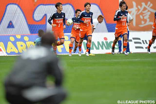 試合終了間際に大野 和成（#2）の同点ゴールで執念の勝点1を掴んだ新潟【明治安田Ｊ１ 1st 第4節 新潟vs柏】