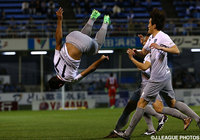 ウェリントン（福岡）が得点後に宙返りを披露。大柄な身体に加えて高い身体能力を誇る【明治安田Ｊ１ 1st 第4節 磐田vs福岡】