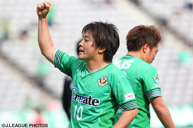 巧みなハーフボレーで決勝点を押し込んだ高木 善朗（東京Ｖ）【明治安田Ｊ２ 第4節 東京Ｖvs徳島】