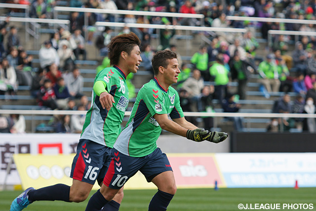 後半アディショナルタイムに同点ゴールを決めたフェルナンジーニョ（鳥取）【明治安田Ｊ３ 第2節 鳥取vs秋田】