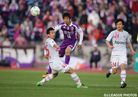 こう着状態を打開すべく、62分にピッチへ送り出された山瀬 功治（京都）【明治安田Ｊ２ 第4節 京都vs長崎】