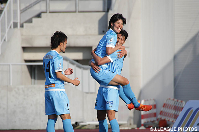 38分に左足で先制ゴールを決めた瀧谷 亮（岐阜）【明治安田Ｊ２ 第4節 愛媛vs岐阜】