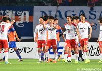 PKで今季初得点を決め、2点差とした平繁 龍一（熊本 #11）【明治安田Ｊ２ 第5節 長崎vs熊本】