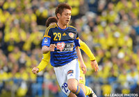 力強いドリブル突破で決勝点の起点となった水野 晃樹（仙台）【ＹＮＣ GS 第2節 柏vs仙台】