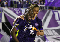 2得点を奪取し、3試合連続ゴールのピーター ウタカ（広島）【明治安田Ｊ１ 1st 第5節 広島vs仙台】