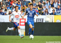 果敢なオーバーラップから決定機を作った亀川 諒史（福岡）【明治安田Ｊ１ 1st 第5節 福岡vs新潟】